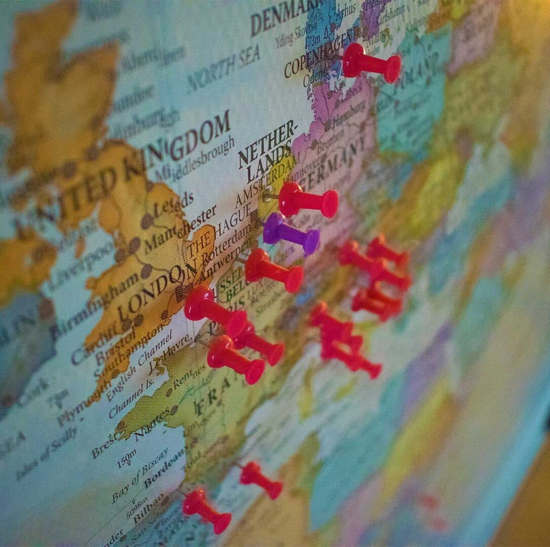 <strong>Experience with </strong><span style="color:hsl(19, 90%, 65%);"><strong>International Clients</strong></span>