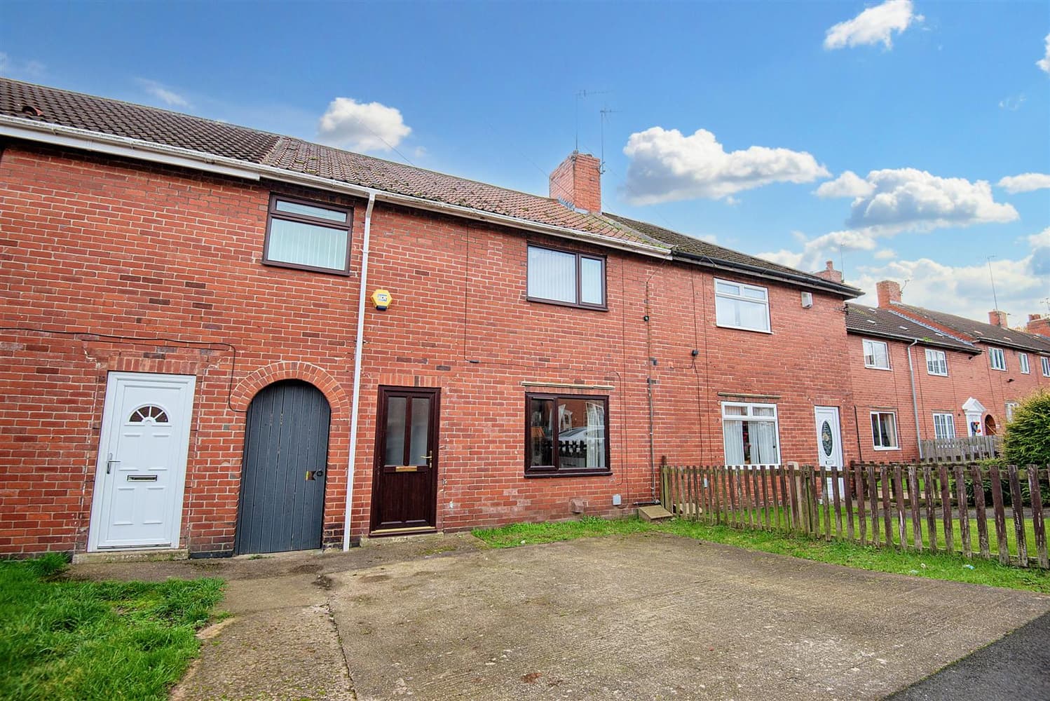 Dorman Avenue, Upton